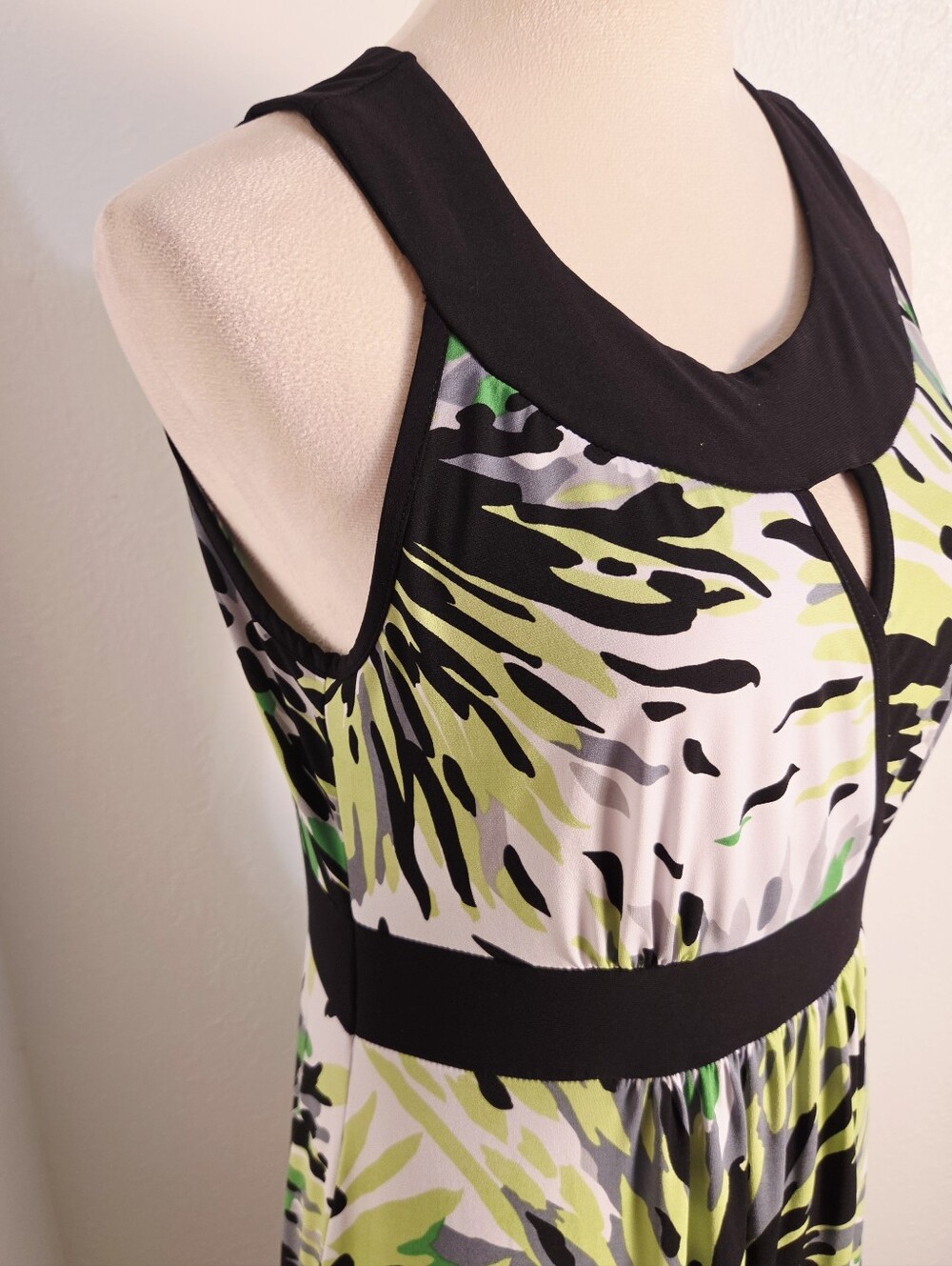 Susan Lawrence Green, White & Black Floral Burst Maxi Dress Black Trim Sz Small - Picture 4 of 9